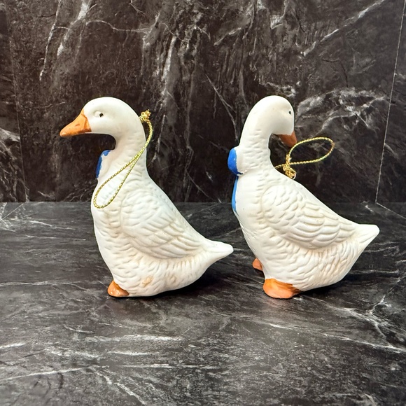 Blue Bow Goose Ornaments - Picture 4 of 11